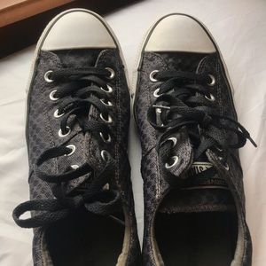 Black converse